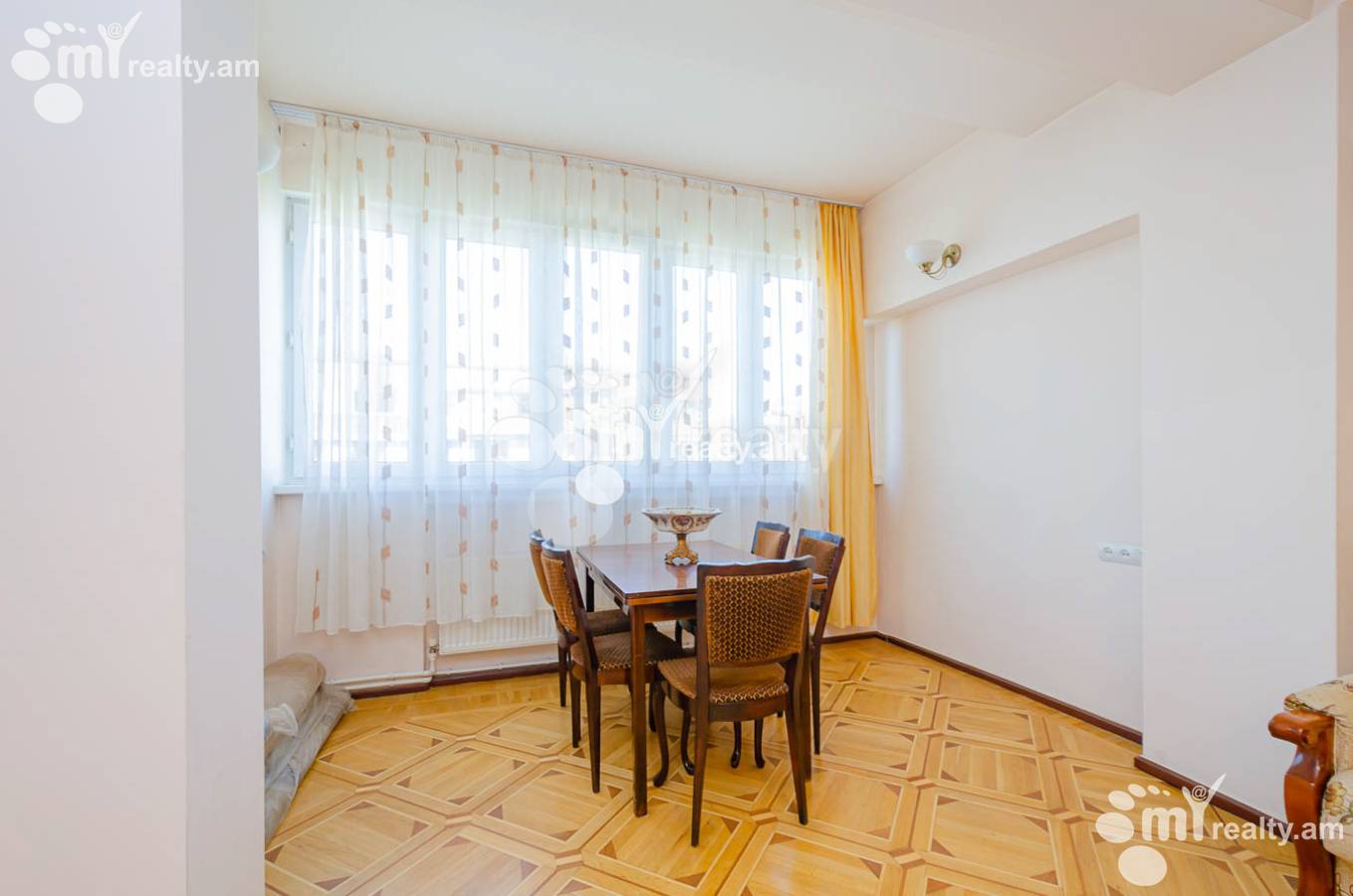 3 bedroom apartment for rent خیابان کوقباتسی, مرکز شهر ایروان, 151943