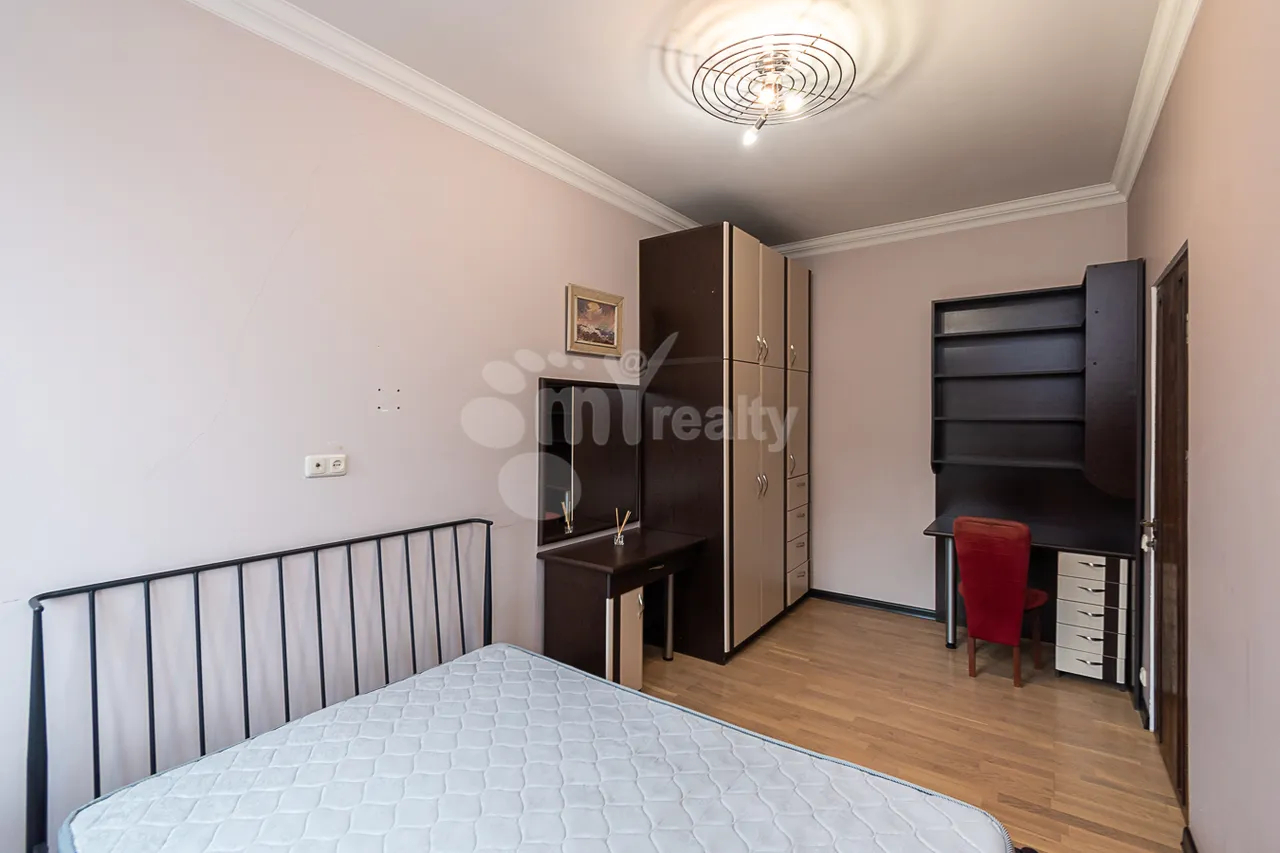 Купить 2 комнатную квартиру Пушкин ул, Центр Ереван, 160239