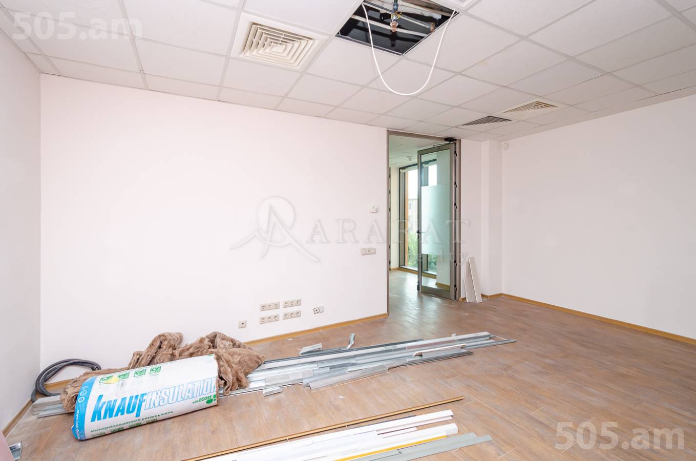 Снять коммерческoе помещение Г.Лусаворич ул, Центр Ереван, 153218