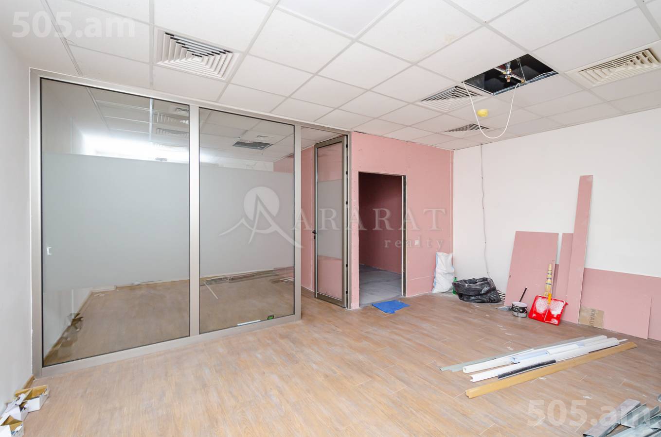 Снять коммерческoе помещение Г.Лусаворич ул, Центр Ереван, 153218