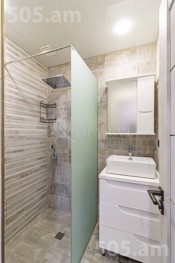 Купить 3 комнатную квартиру Саят-Нова пр, Центр Ереван, 152891