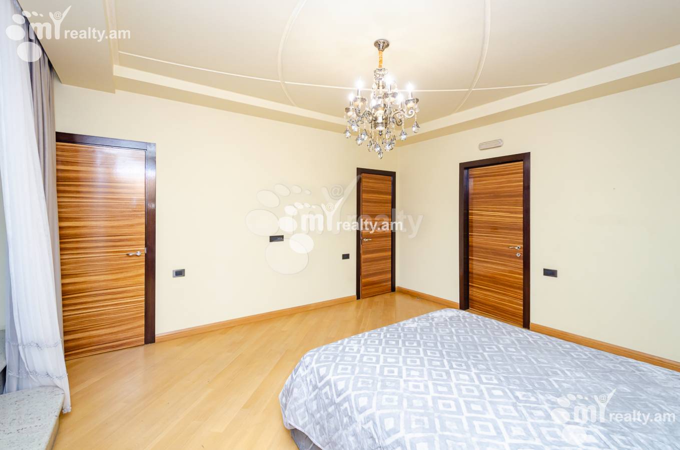 4 bedroom apartment for rent خیابان تِریان, مرکز شهر ایروان, 151280