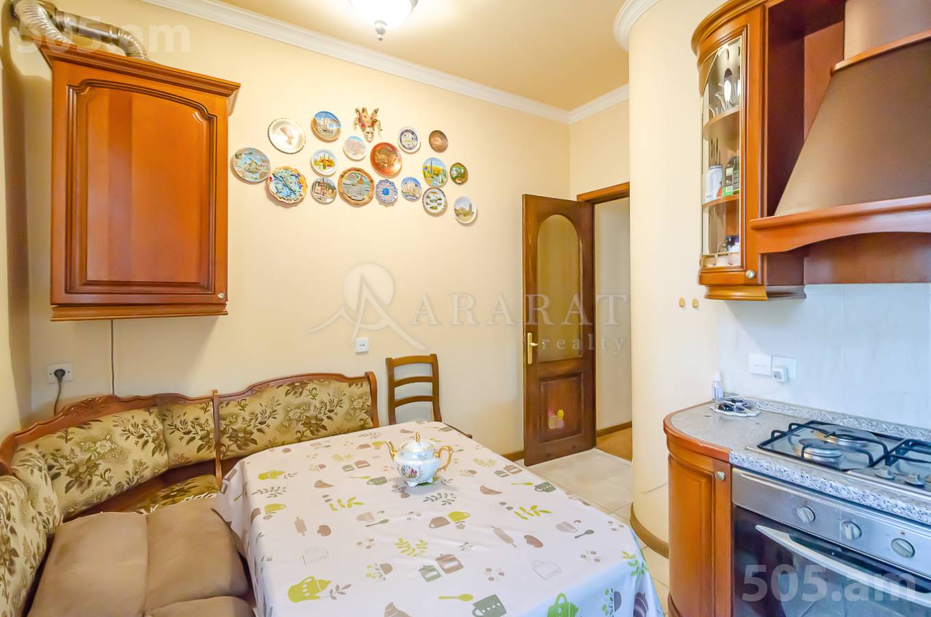 3 bedroom apartment for sale Saryan St, Center Yerevan, 152693