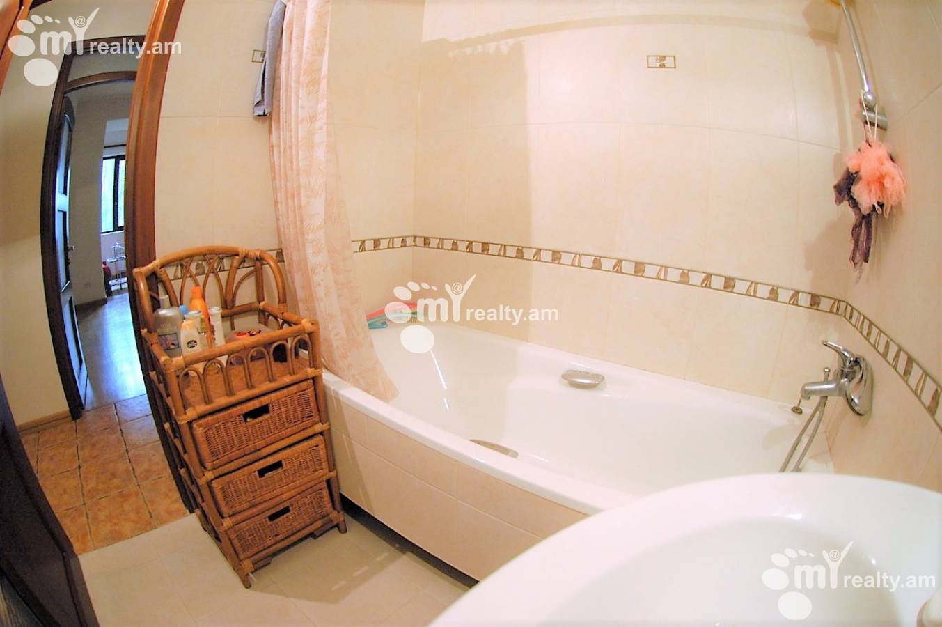 3 սենյականոց բնակարան  Չարենցի փող, Կենտրոն Երևան, 123038