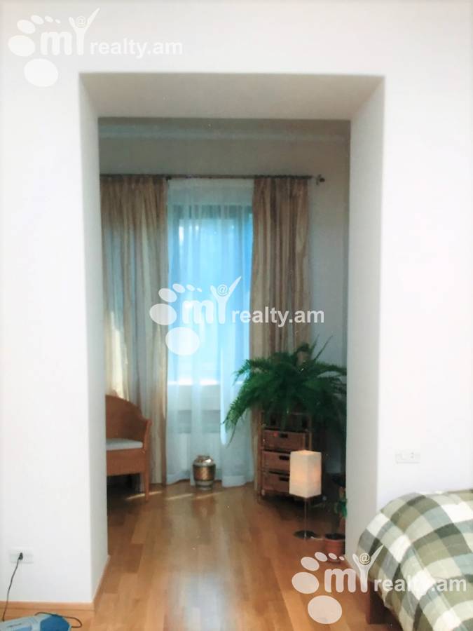 3 սենյականոց բնակարան  Չարենցի փող, Կենտրոն Երևան, 123038