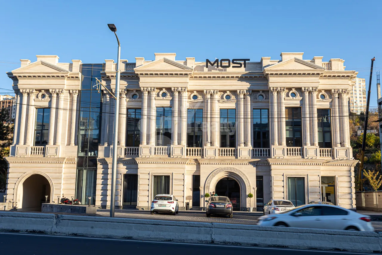 Commercial for rent خیابان میاسنیکیان, مرکز شهر ایروان, 157361