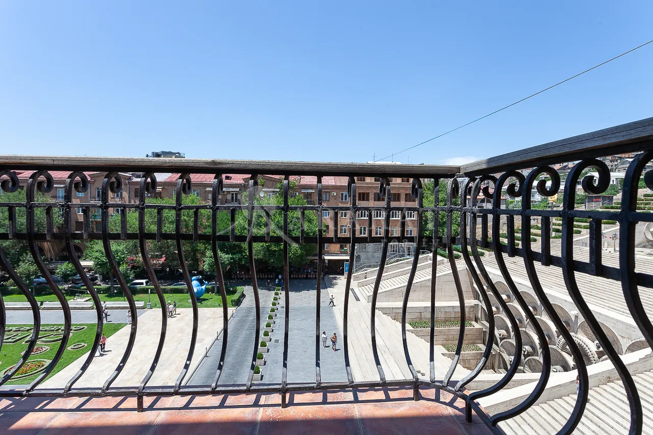 3 bedroom apartment for rent Tamanyan St, Center Yerevan, 158976