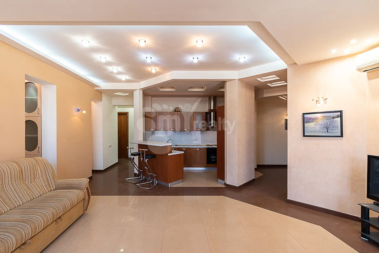 3 bedroom apartment for rent Sarmen St, Center Yerevan, 159736