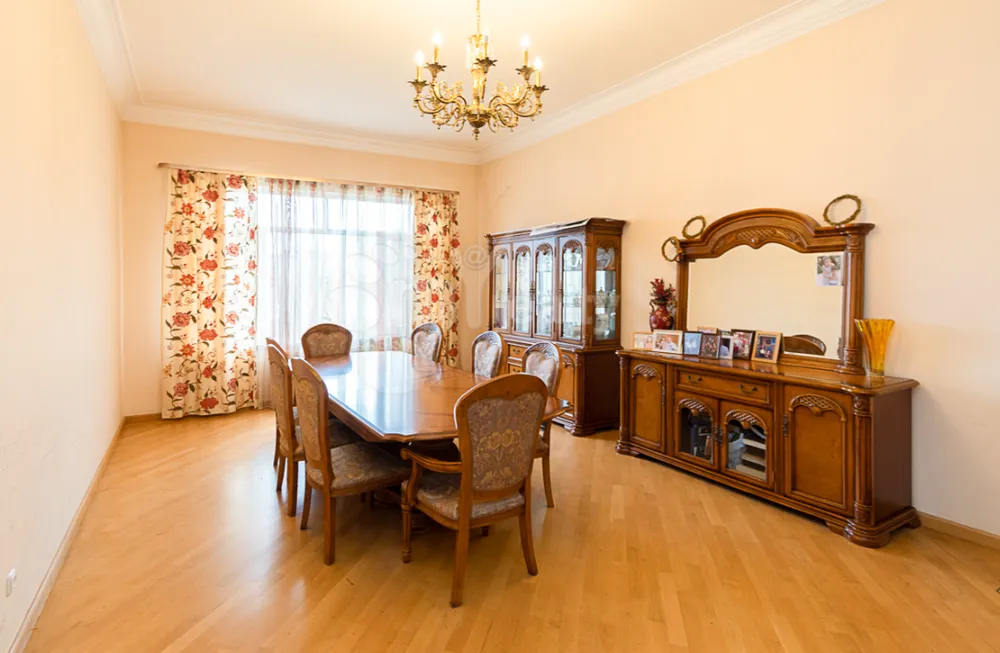 bnakaran/5-senyakanoc/Zakyan+St/Center/Yerevan