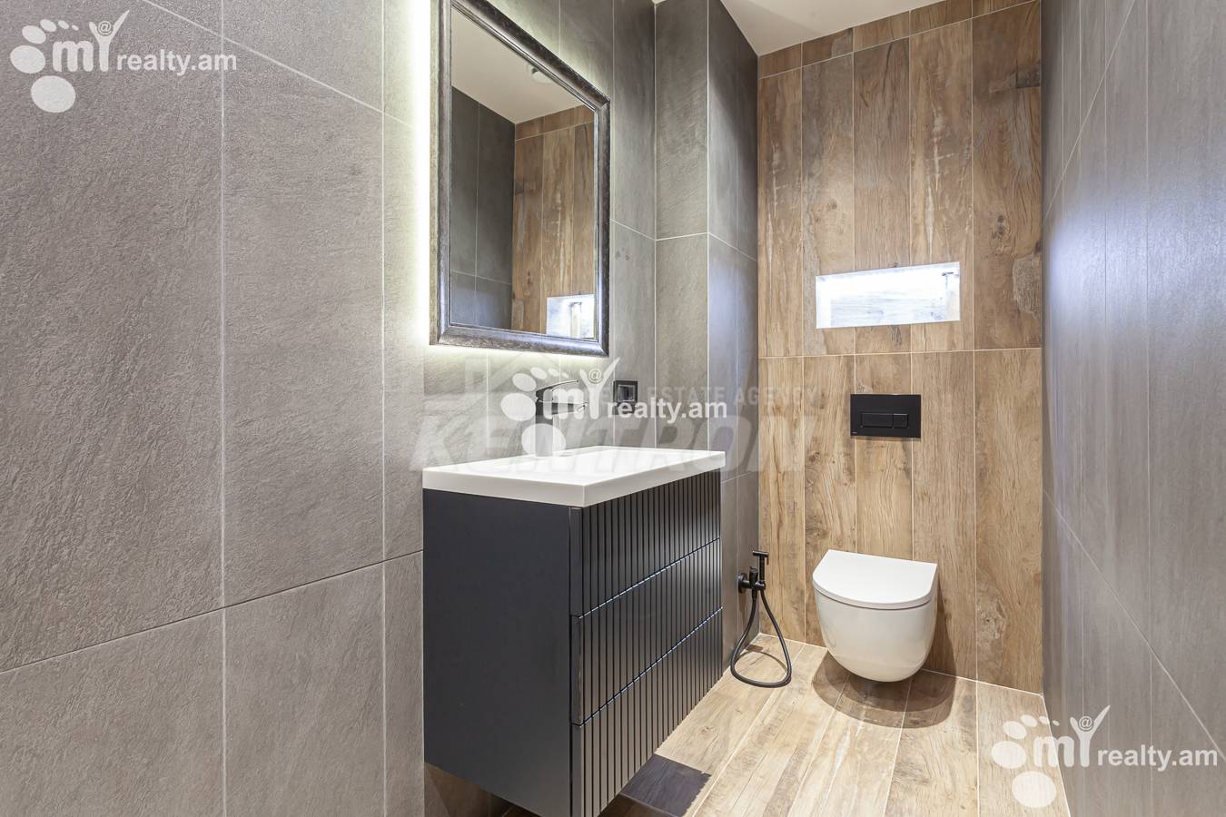 3 bedroom apartment for sale Teryan St, Center Yerevan, 136967