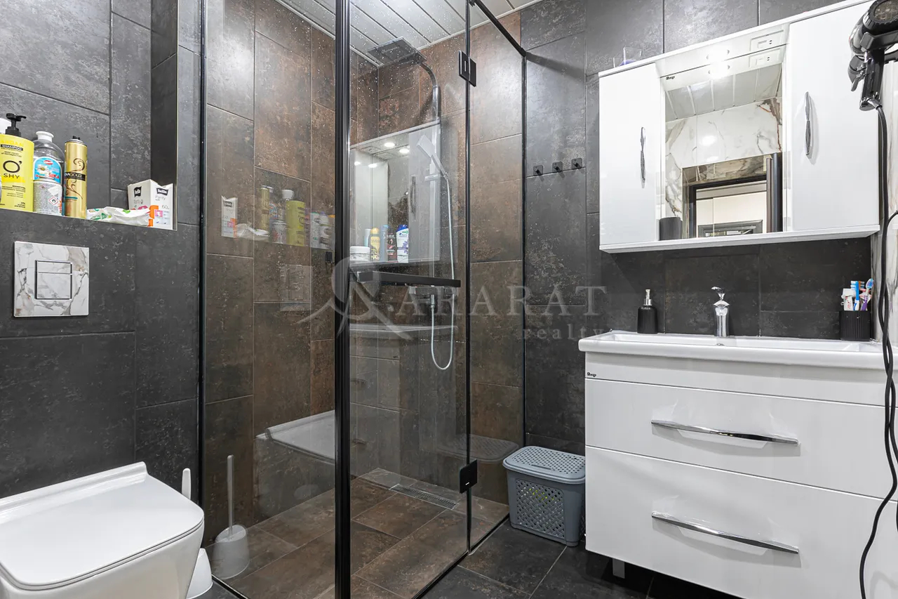 3 bedroom apartment for sale خیابان گولبِنکیان, عربگیر ایروان, 157442