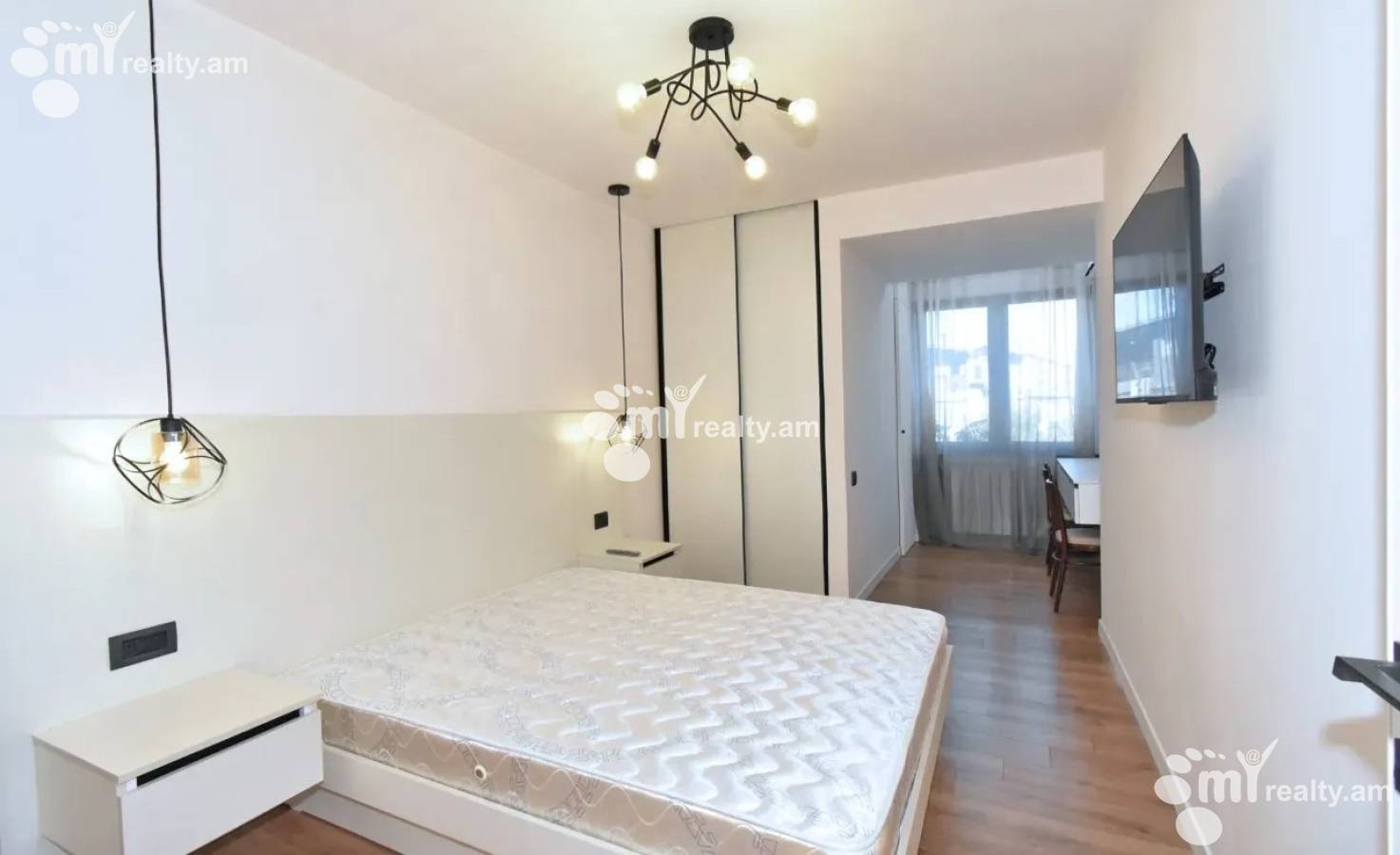 3 bedroom apartment for rent Israelyan St, Center Yerevan, 160692