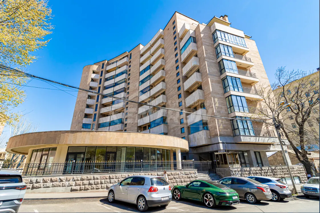 4 սենյականոց բնակարան  Դ. Դեմիրճյան փող, Կենտրոն Երևան, 157680