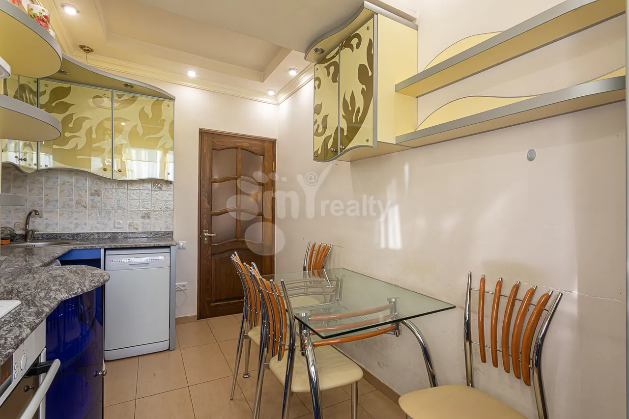 2 bedroom apartment for rent Saryan St, Center Yerevan, 158915