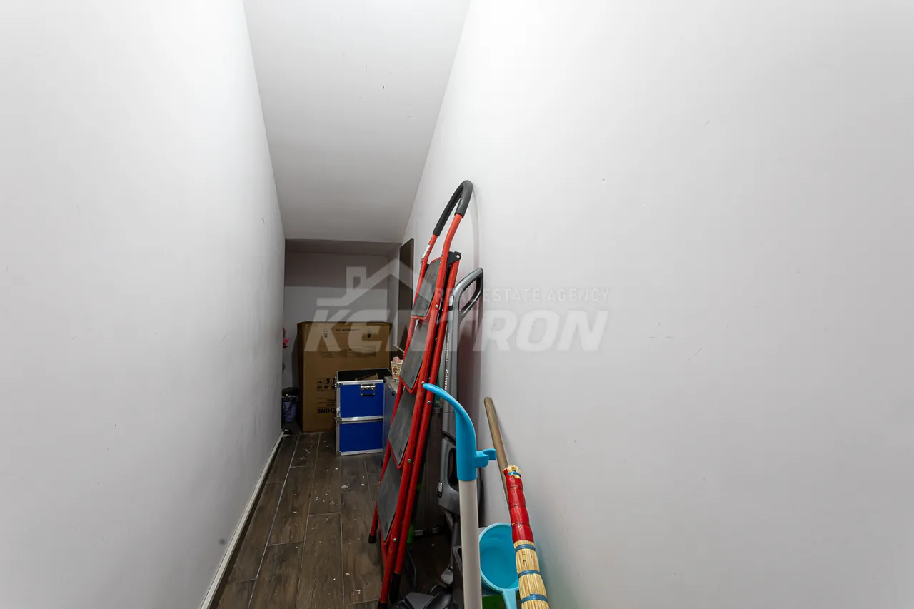 House for sale Lusinyants street, مرکز شهر ایروان, 157386