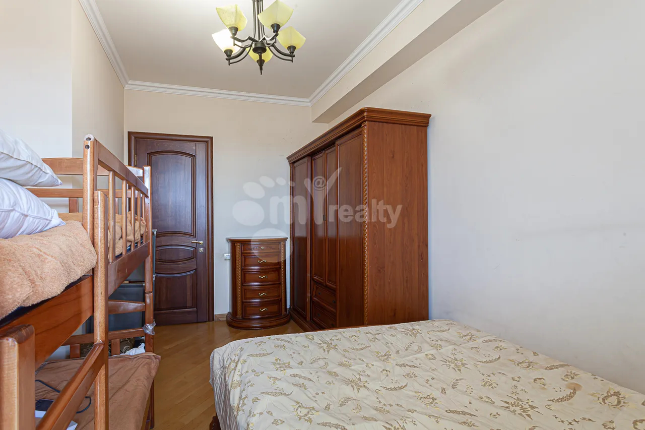 3 bedroom apartment for rent Vardanants St, Center Yerevan, 160678