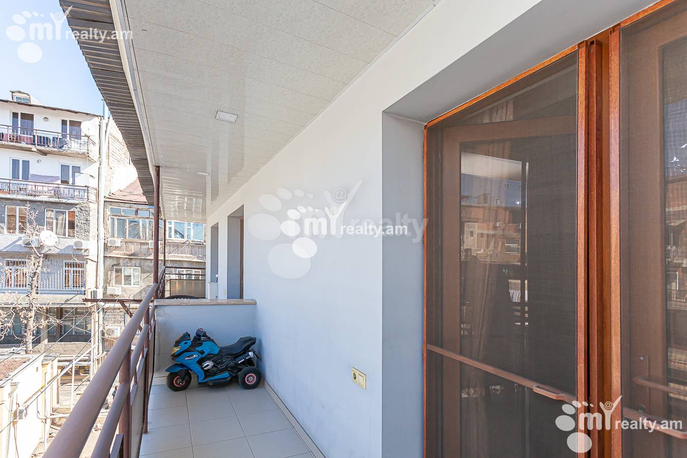 4 սենյականոց բնակարան  Կորի փող. 1ին նր, Կենտրոն Երևան, 145489