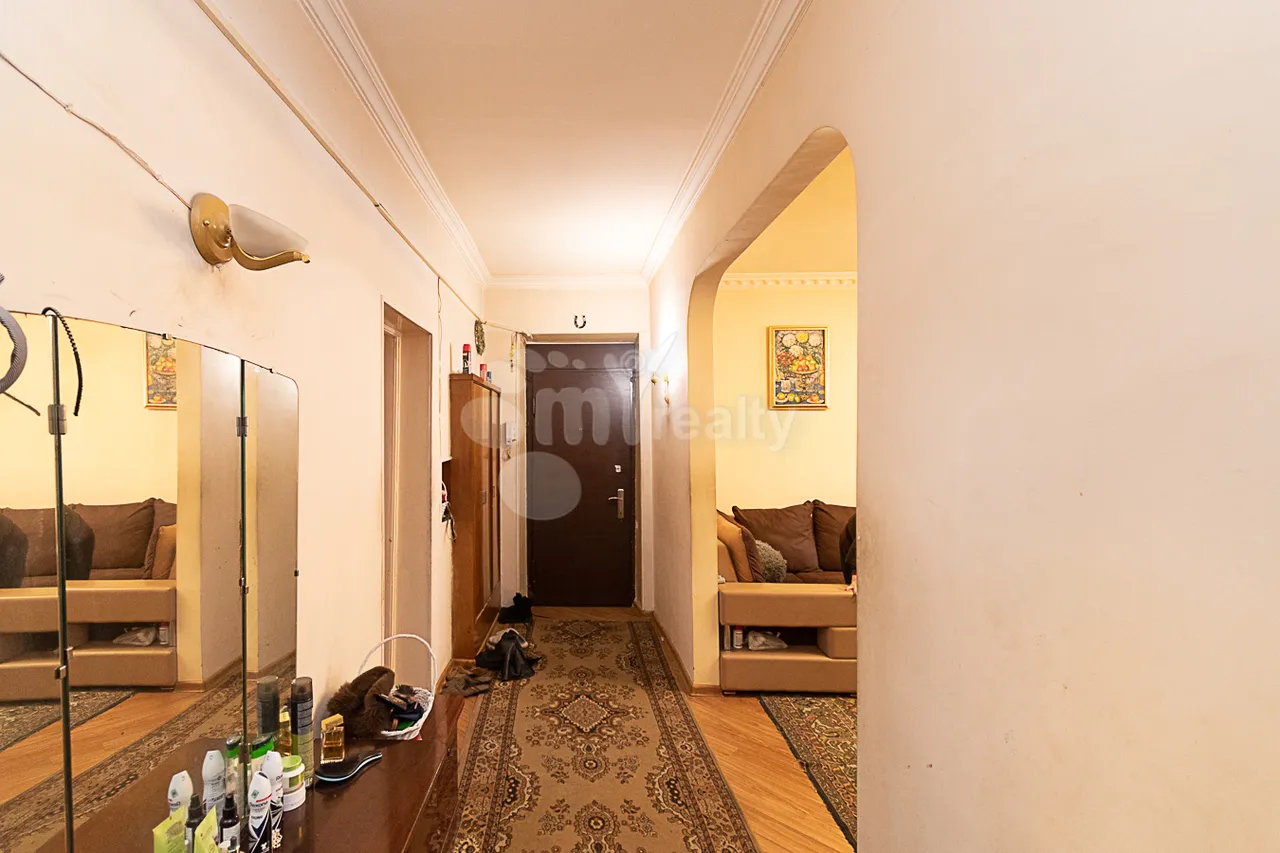 3 bedroom apartment for sale خیابان کیِفیان, عربگیر ایروان, 159578