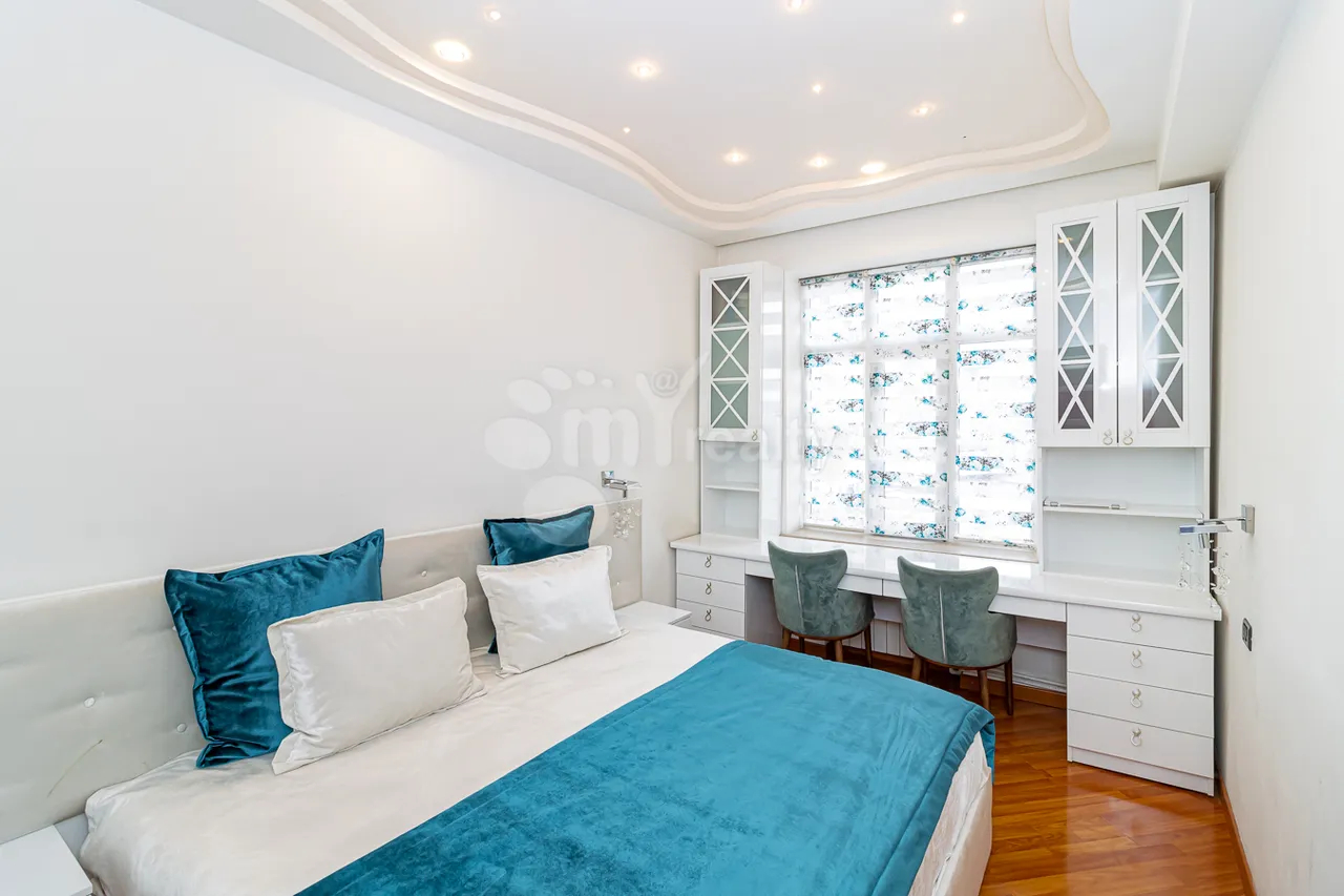 4 bedroom apartment for rent A.Manukyan St, Center Yerevan, 159915