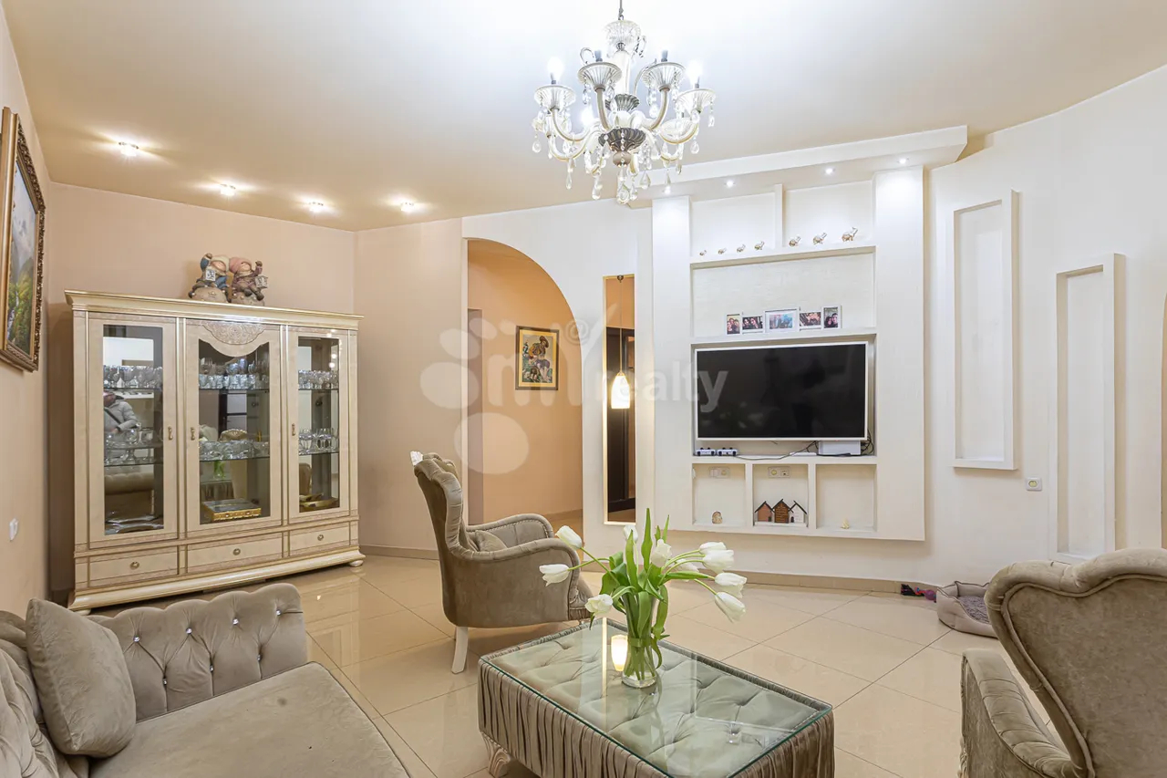 4 bedroom apartment for sale M.Khorenatsi St, Center Yerevan, 159808