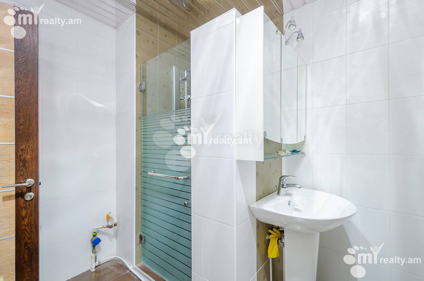 4 սենյականոց բնակարան  Կոմիտասի պող, Արաբկիր Երևան, 153021