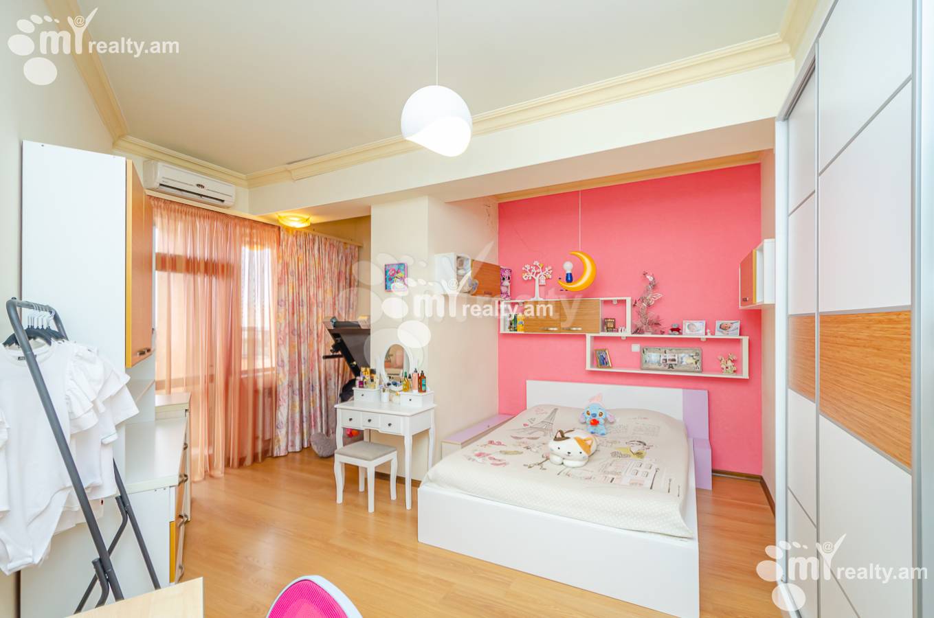 4 սենյականոց բնակարան  Կոմիտասի պող, Արաբկիր Երևան, 153021