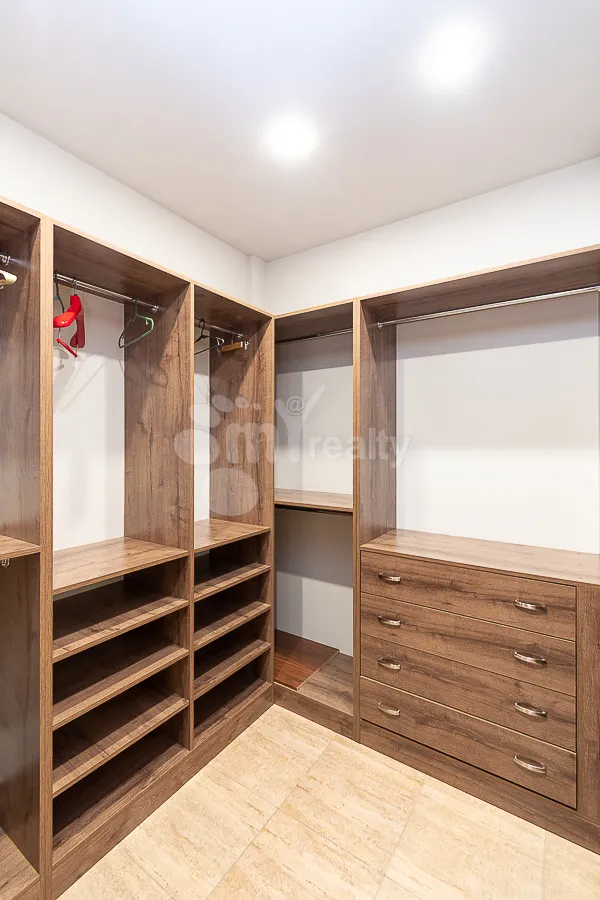 5 bedroom apartment for rent Nalbandyan St, Center Yerevan, 161916