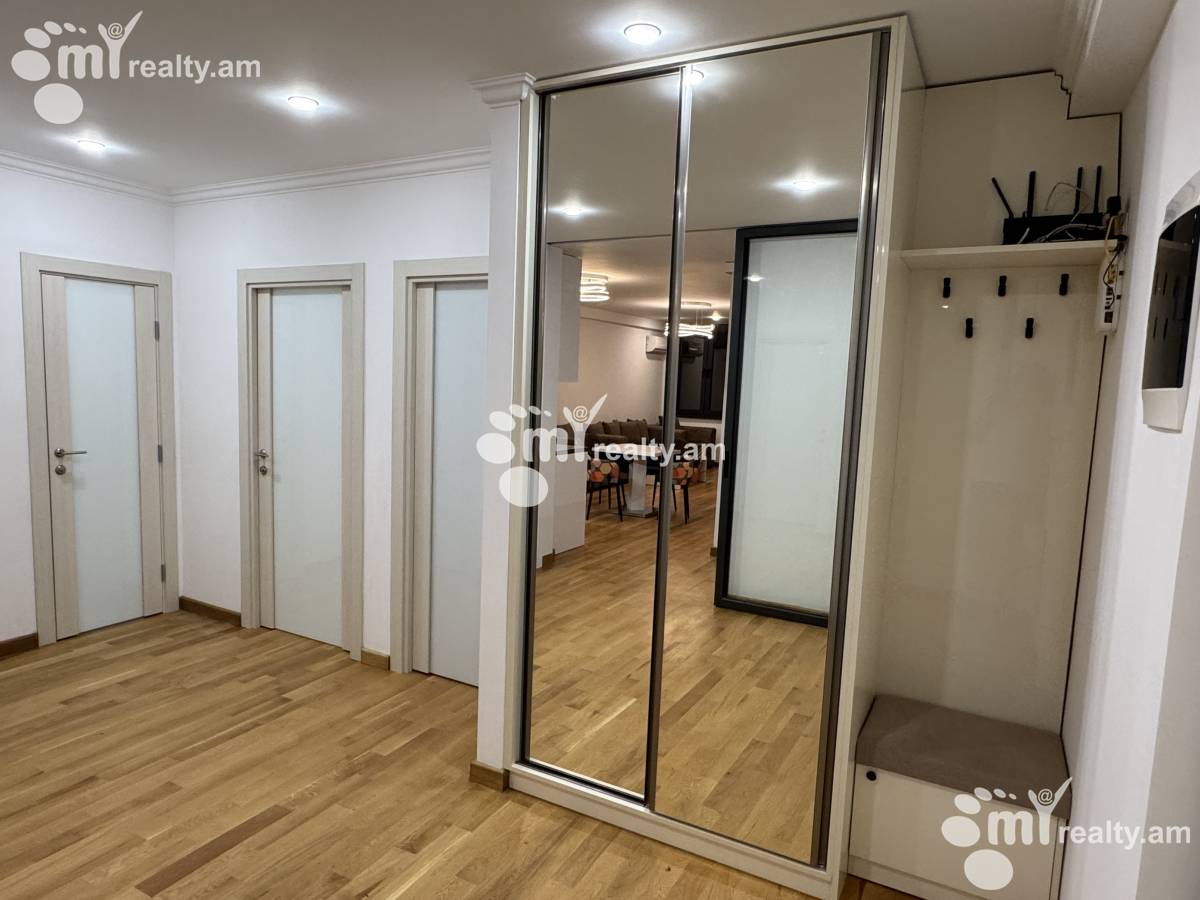 3 bedroom apartment for sale Koghbatsi St, Center Yerevan, 156029