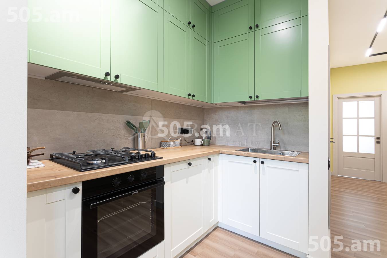 3 bedroom apartment for rent Tamanyan St, Center Yerevan, 156990