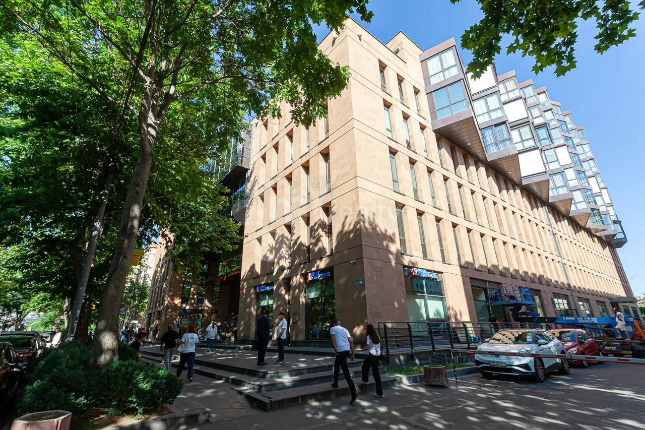 3 bedroom apartment for sale Vazgen Sargsyan St, Center Yerevan, 159356