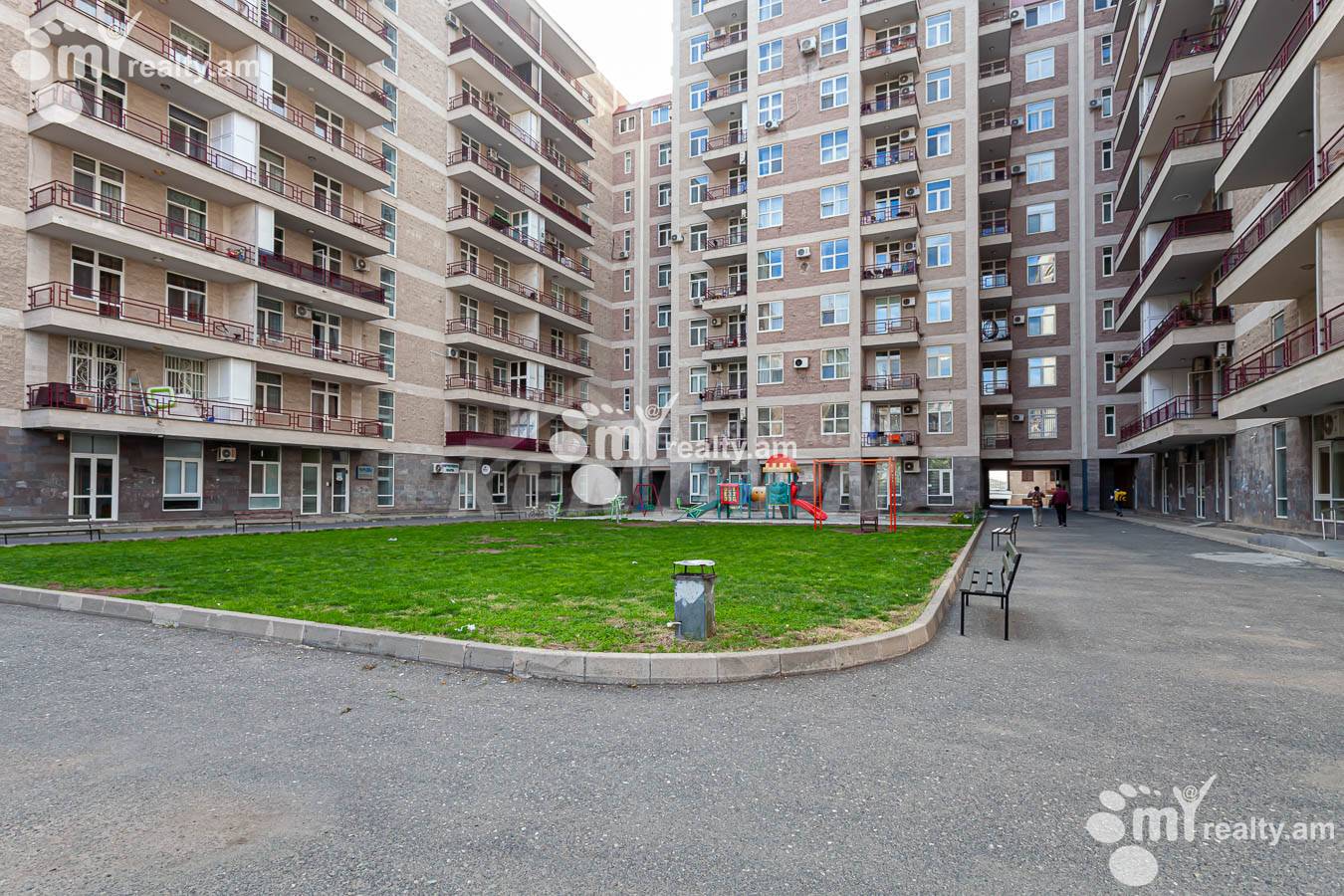 Купить 3 комнатную квартиру Ростом ул, Центр Ереван, 153929