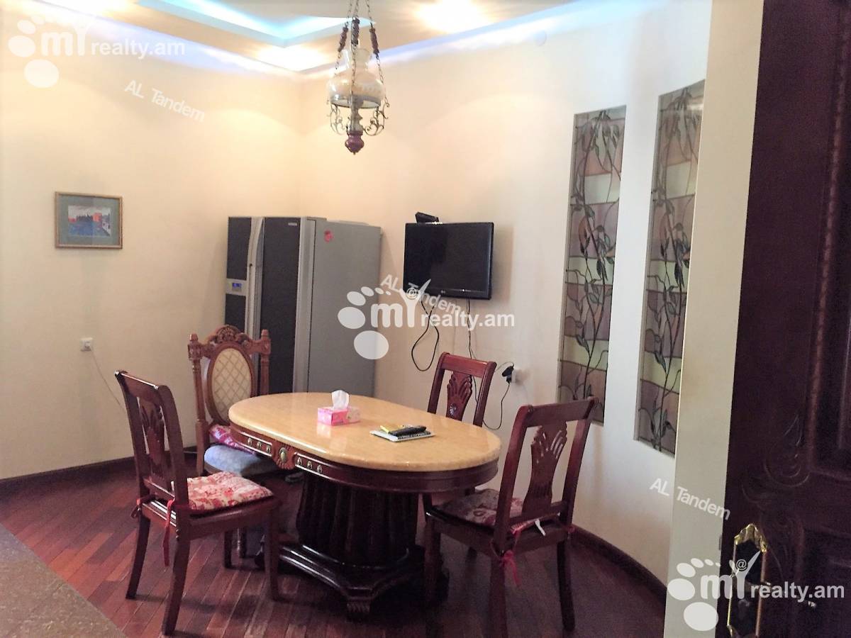 4 bedroom apartment for sale Azatutyan Ave, Arabkir Yerevan, 124007