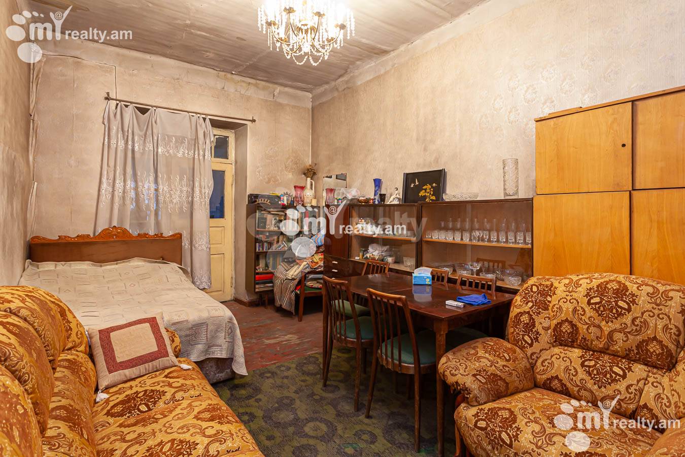 3 սենյականոց բնակարան  Ա.Պետրոսյան փող, Կենտրոն Երևան, 154245