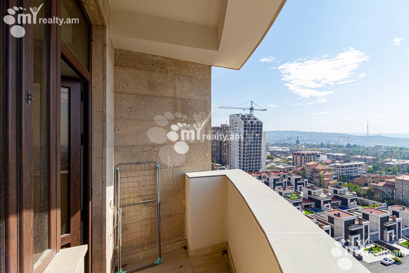 Купить 3 комнатную квартиру Айрик Мурадян улица, Арабкир Ереван, 153371