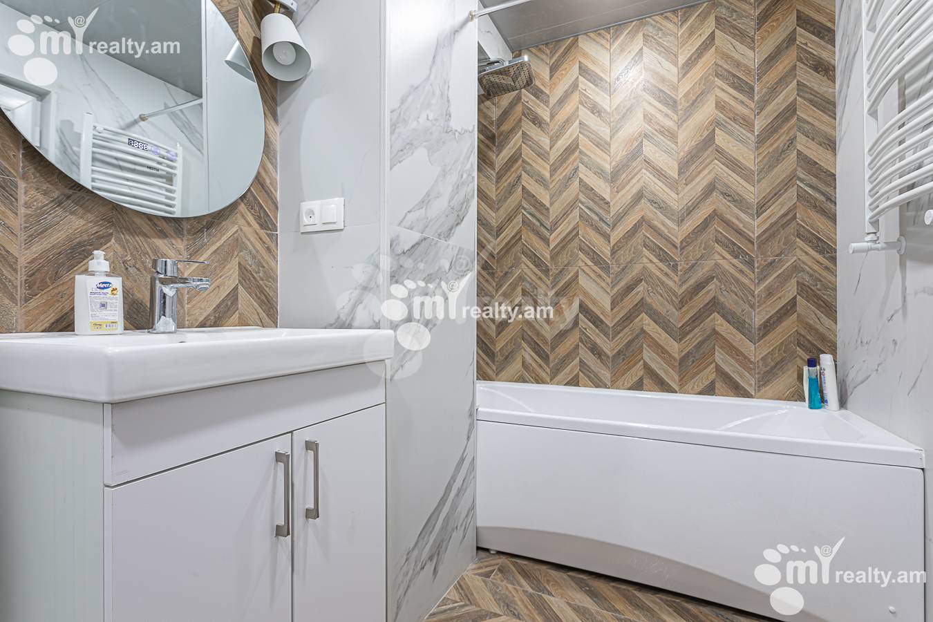 3 սենյականոց բնակարան վարձով Սարյան փող, Կենտրոն Երևան, 156857