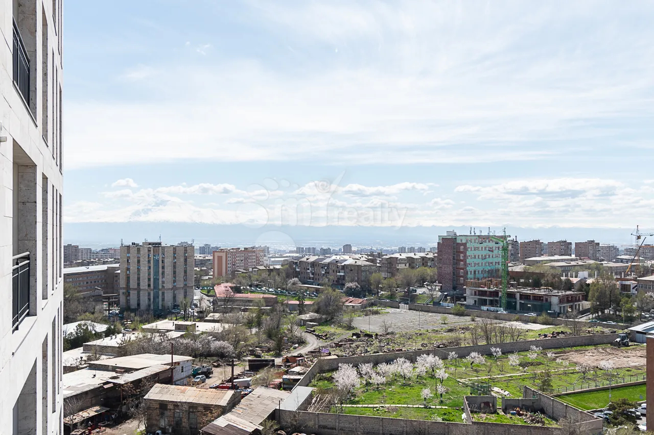 Купить 3 комнатную квартиру Алабян ул, Ачапняк Ереван, 160127