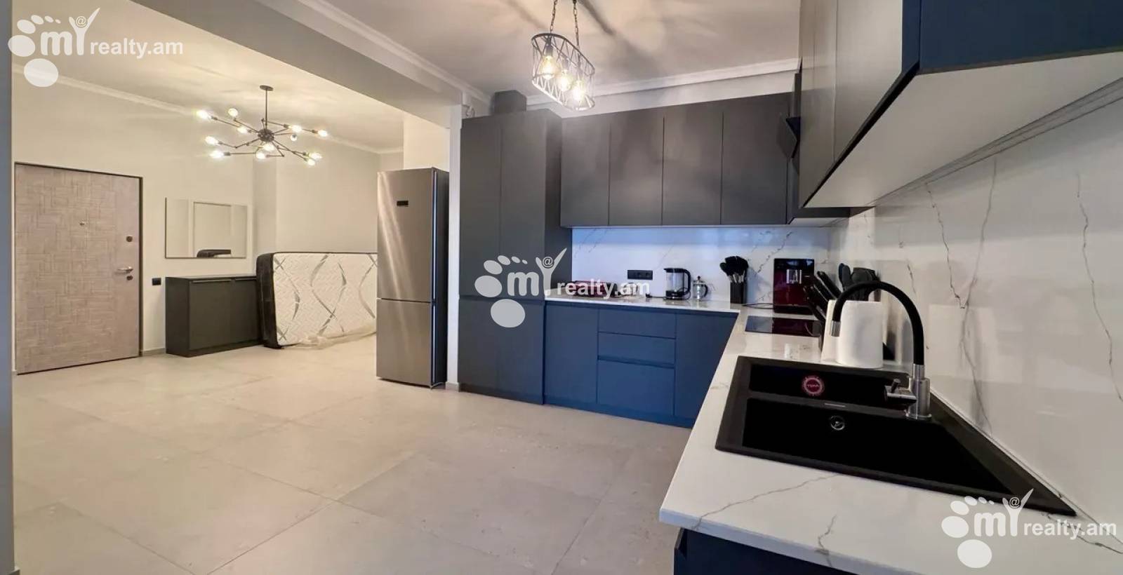 3 bedroom apartment for sale Paronyan St, Center Yerevan, 156576