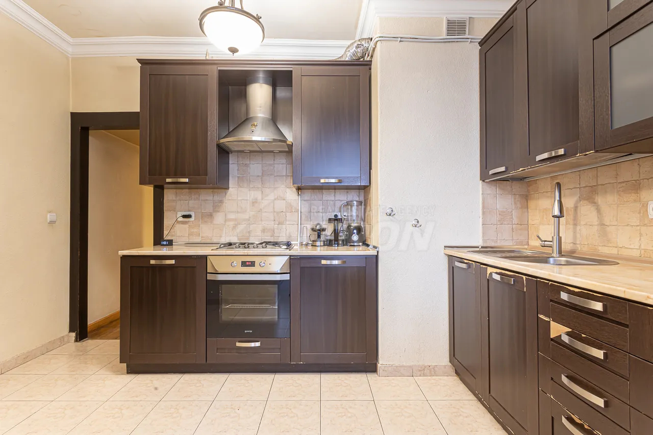 5 bedroom apartment for sale Hr.Kochar St, Arabkir Yerevan, 158247