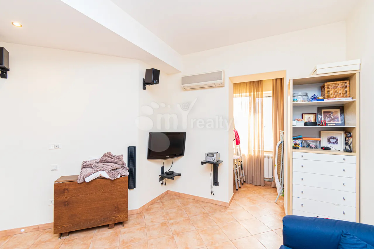 5 bedroom apartment for rent A.Manukyan St, Center Yerevan, 161632