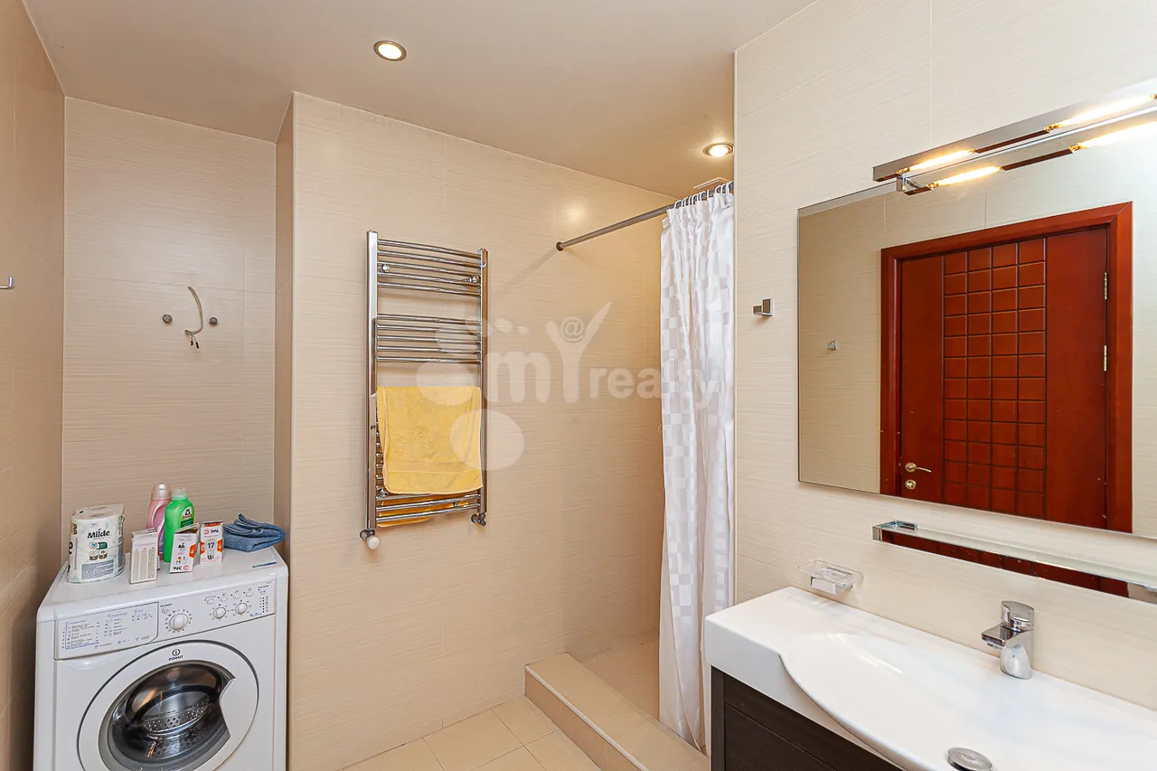 3 bedroom apartment for rent Tamanyan St, Center Yerevan, 157574