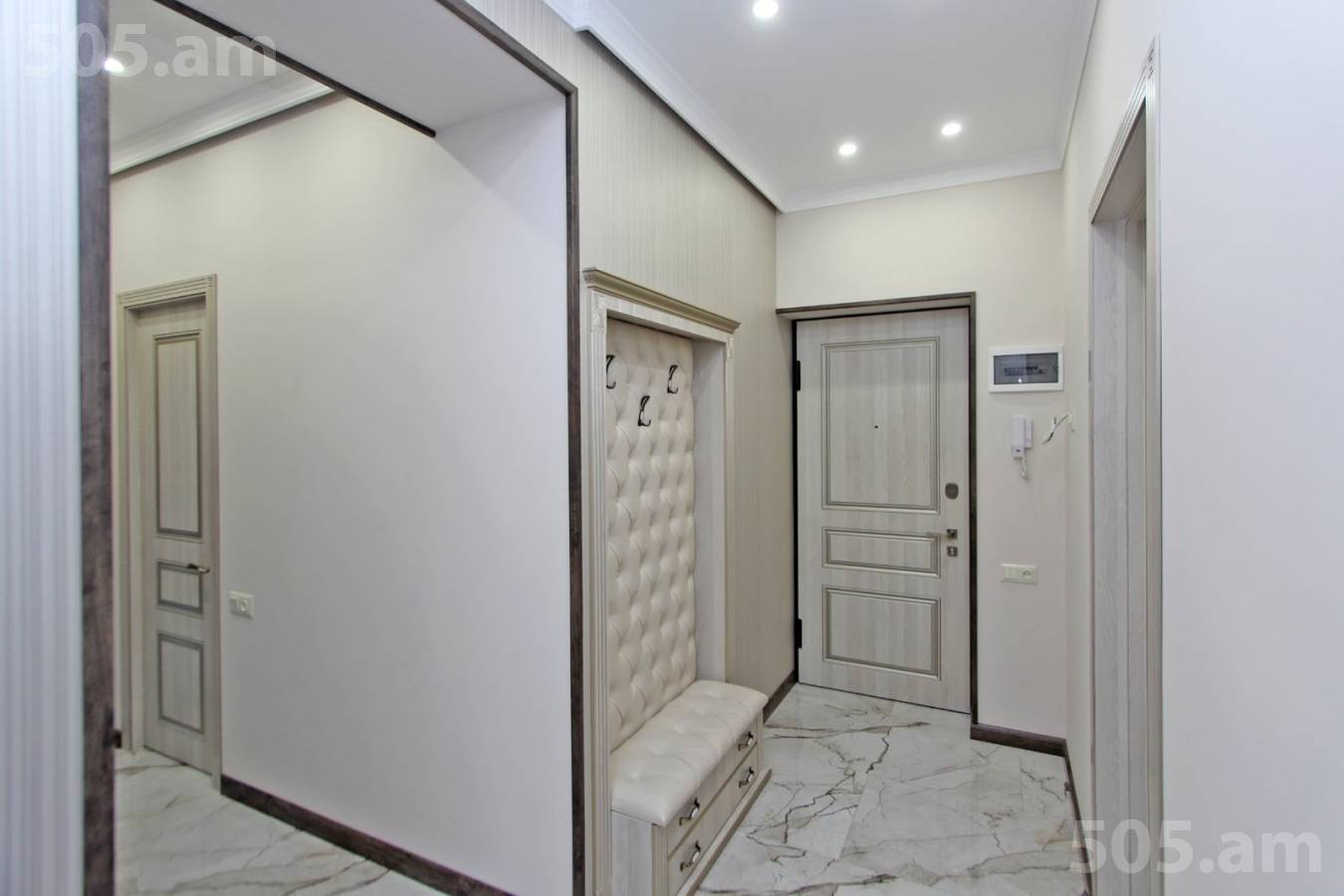 3 bedroom apartment for sale Saryan St, Center Yerevan, 149468