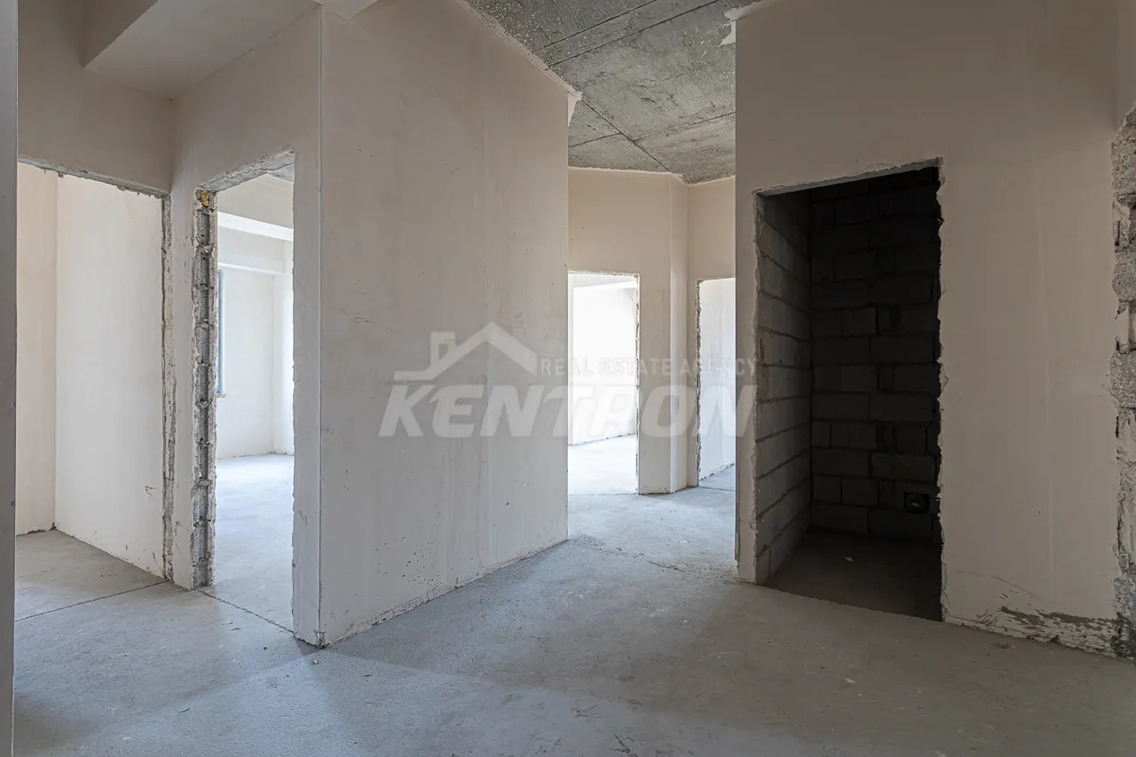 4 bedroom apartment for sale خیابان گِریبودوف, عربگیر ایروان, 157645