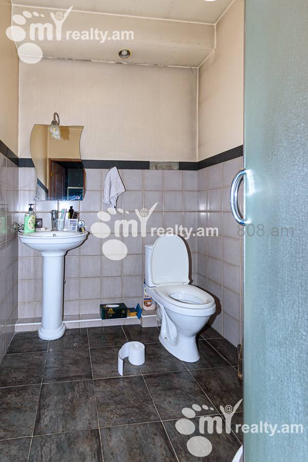 5 bedroom apartment for sale Hanrapetutyan St, Center Yerevan, 129367