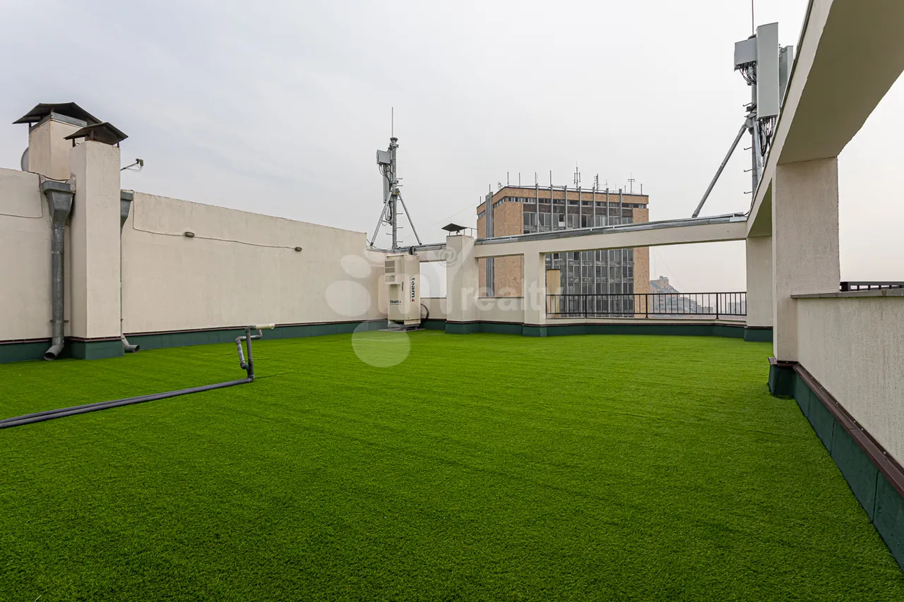 4 bedroom apartment for sale Frik St, Center Yerevan, 157947