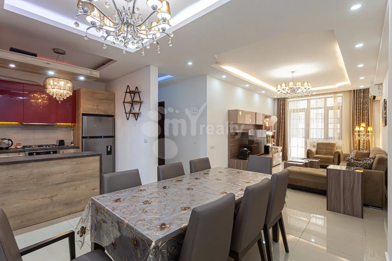 3 bedroom apartment for rent Abovyan St, Center Yerevan, 158979