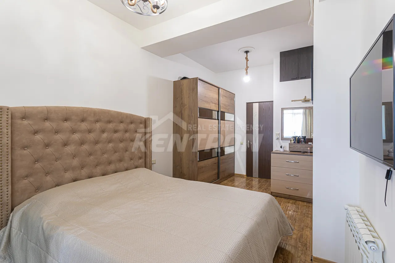 3 bedroom apartment for sale خیابان تِسی تِسِرناکابِرد, مرکز شهر ایروان, 159543