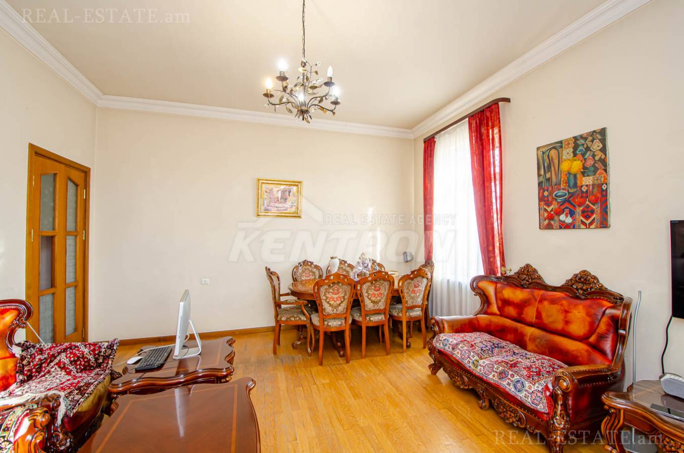 3 սենյականոց բնակարան  Մոսկովյան փող, Կենտրոն Երևան, 141099