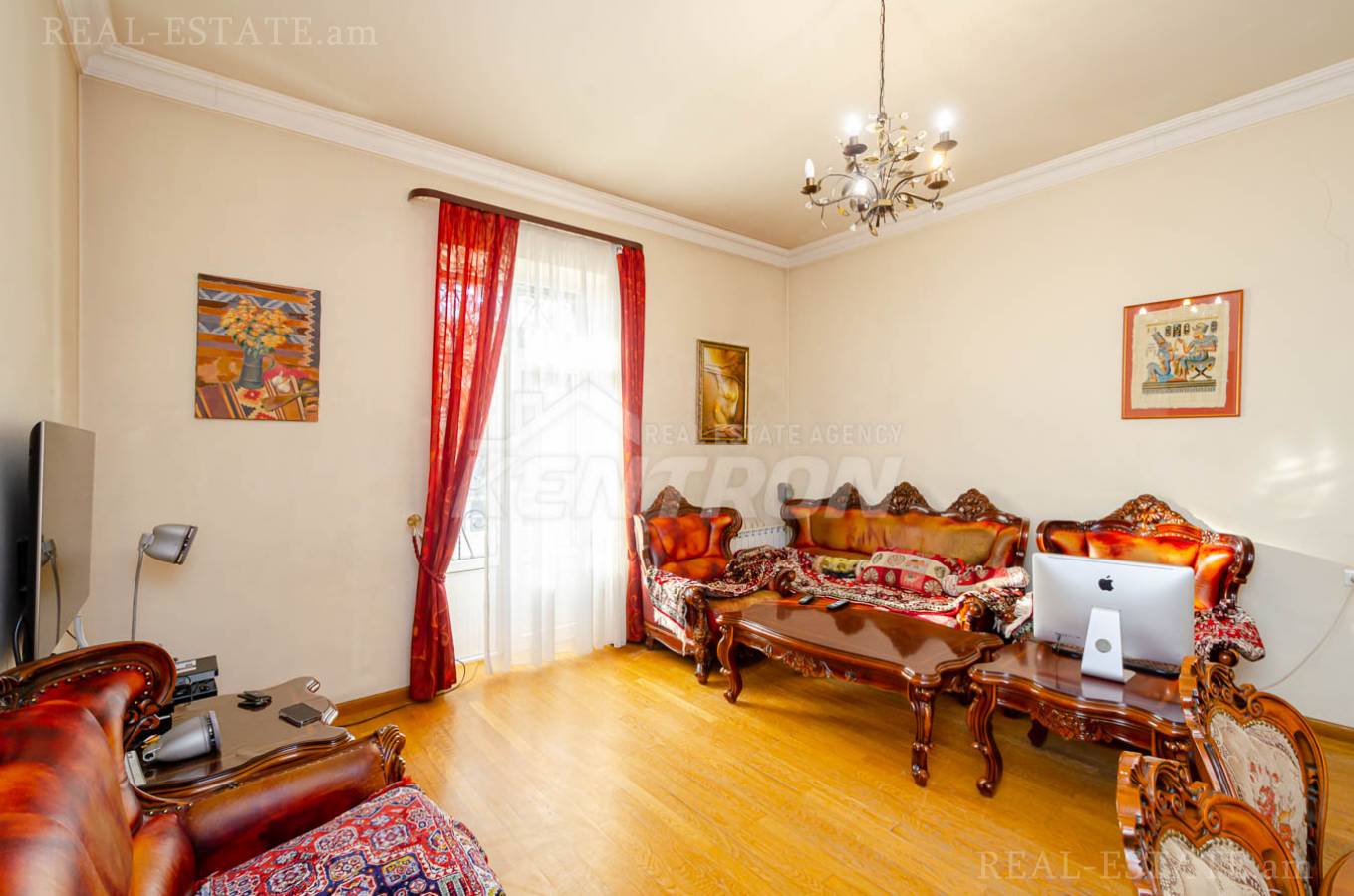 3 սենյականոց բնակարան  Մոսկովյան փող, Կենտրոն Երևան, 141099