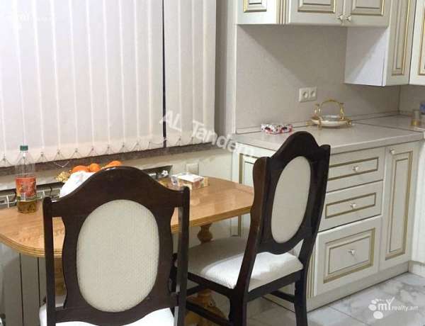 varcov-bnakaran/4-senyakanoc/Tumanyan+St/Center/Yerevan