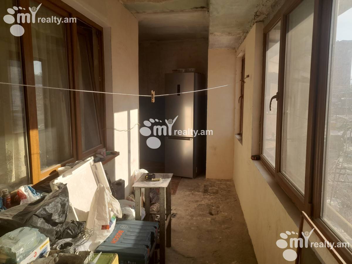 Купить 3 комнатную квартиру Xаxаx Дон ул, Эребуни Ереван, 150007